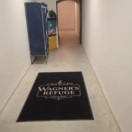 Wagners Refuge 3 *